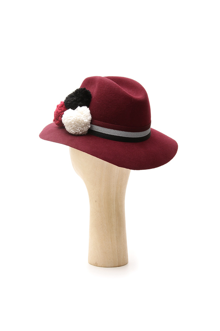 Fedora con pon pon Diffusione Tessile Fedora con pon pon Diffusione Tessile
