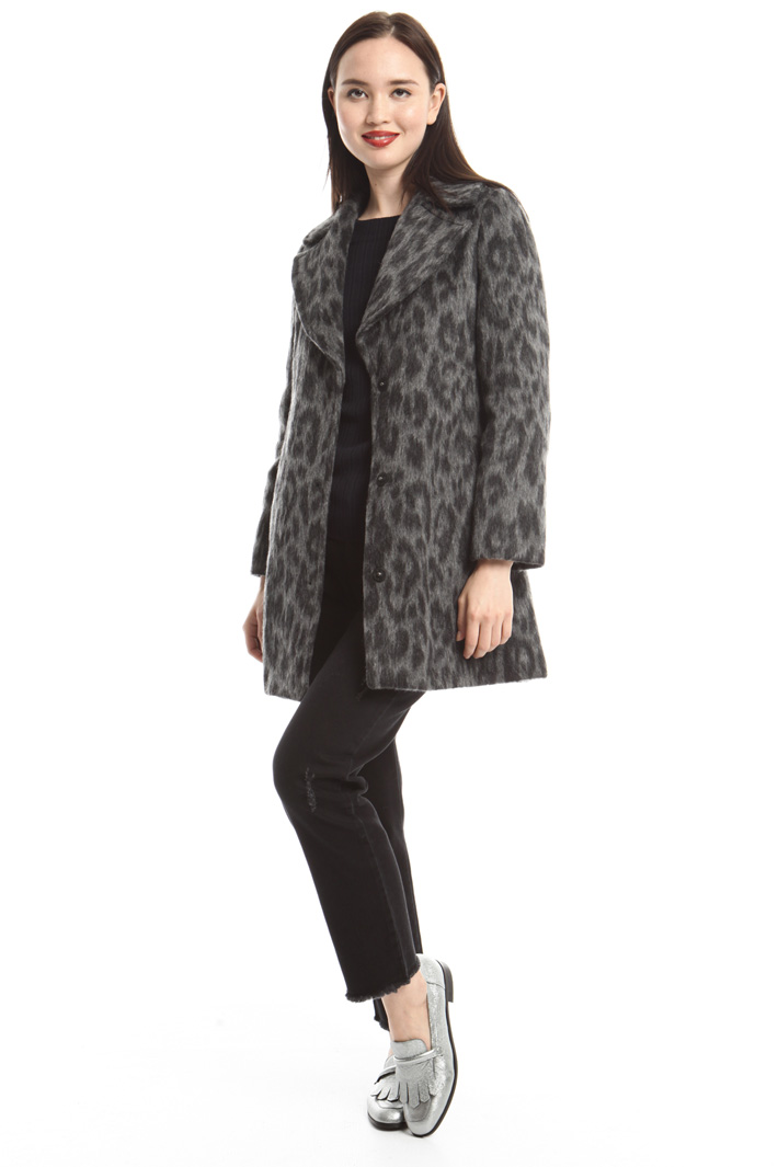Cappotto a motivo animalier Diffusione Tessile Cappotto a motivo animalier Diffusione Tessile