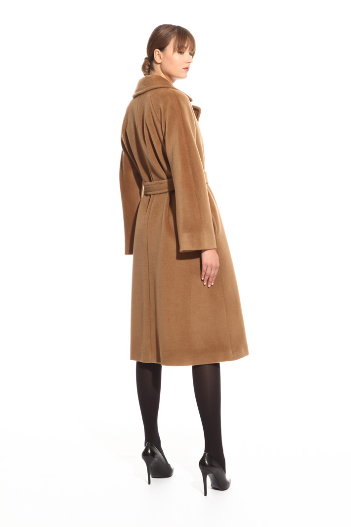 Cappotto con cintura abbinata Diffusione Tessile Cappotto con cintura abbinata Diffusione Tessile