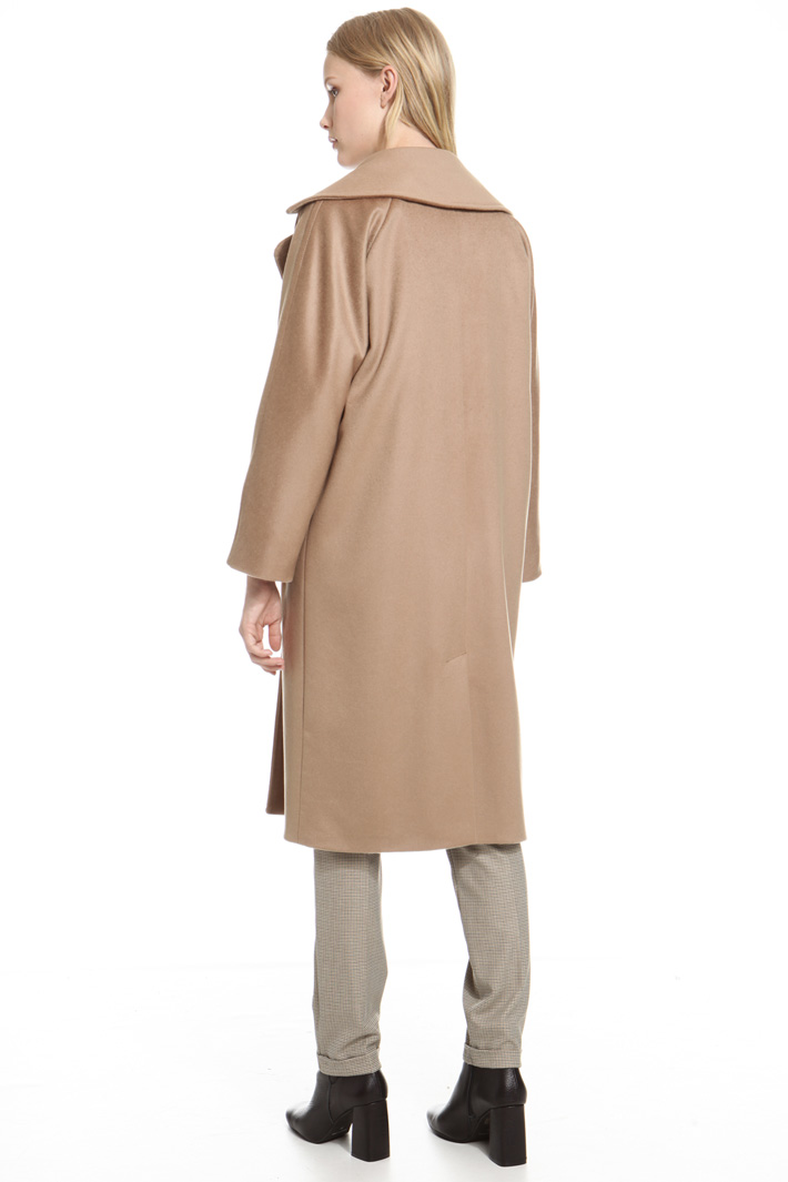 Cappotto con maxi revers Diffusione Tessile Cappotto con maxi revers Diffusione Tessile