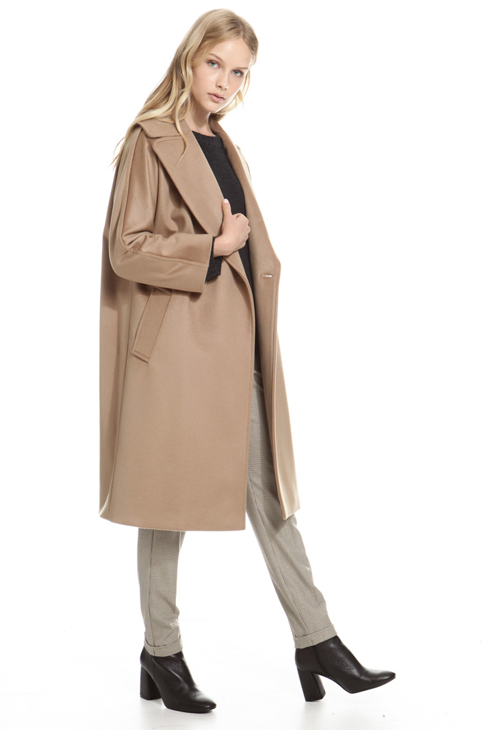 Cappotto con maxi revers Diffusione Tessile Cappotto con maxi revers Diffusione Tessile