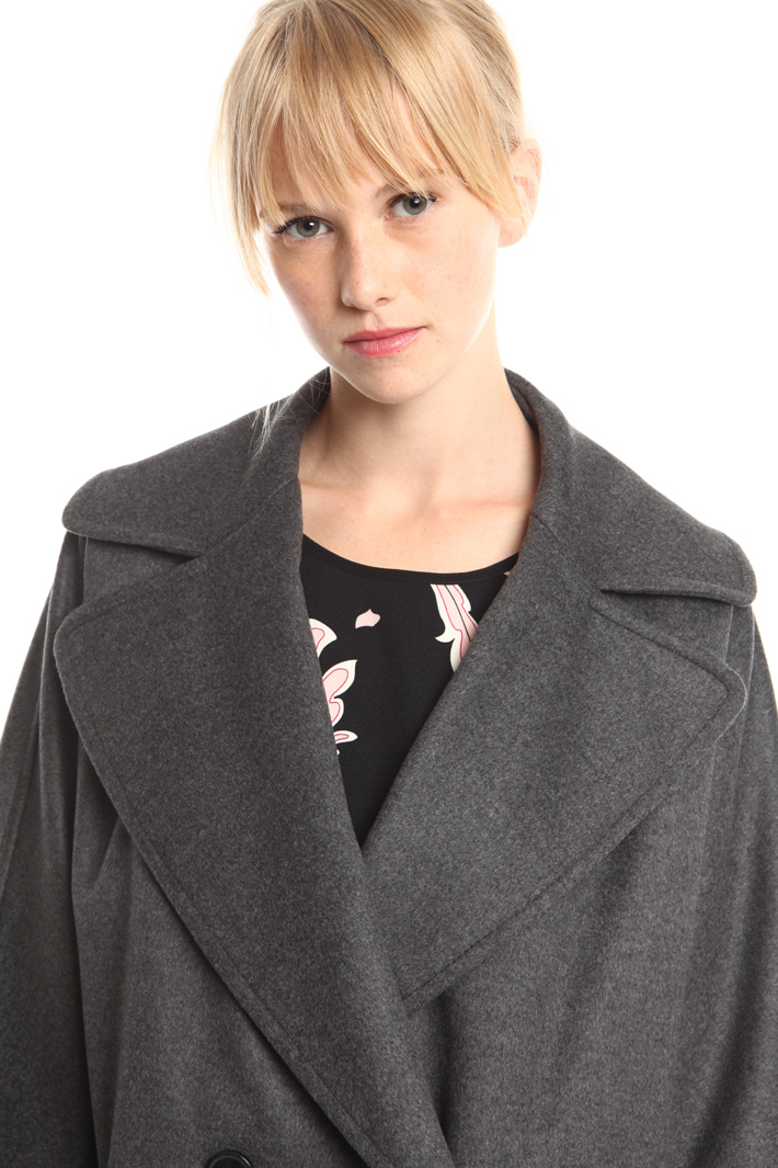 Cappotto con maxi revers Diffusione Tessile Cappotto con maxi revers Diffusione Tessile