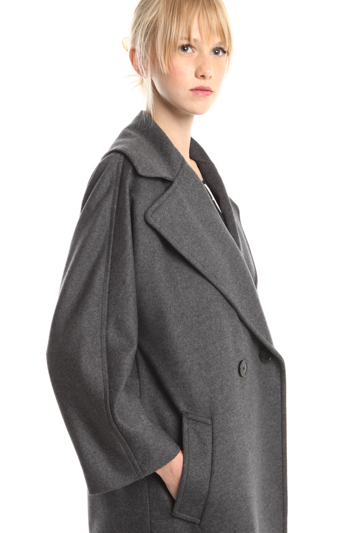 Cappotto con maxi revers Diffusione Tessile Cappotto con maxi revers Diffusione Tessile