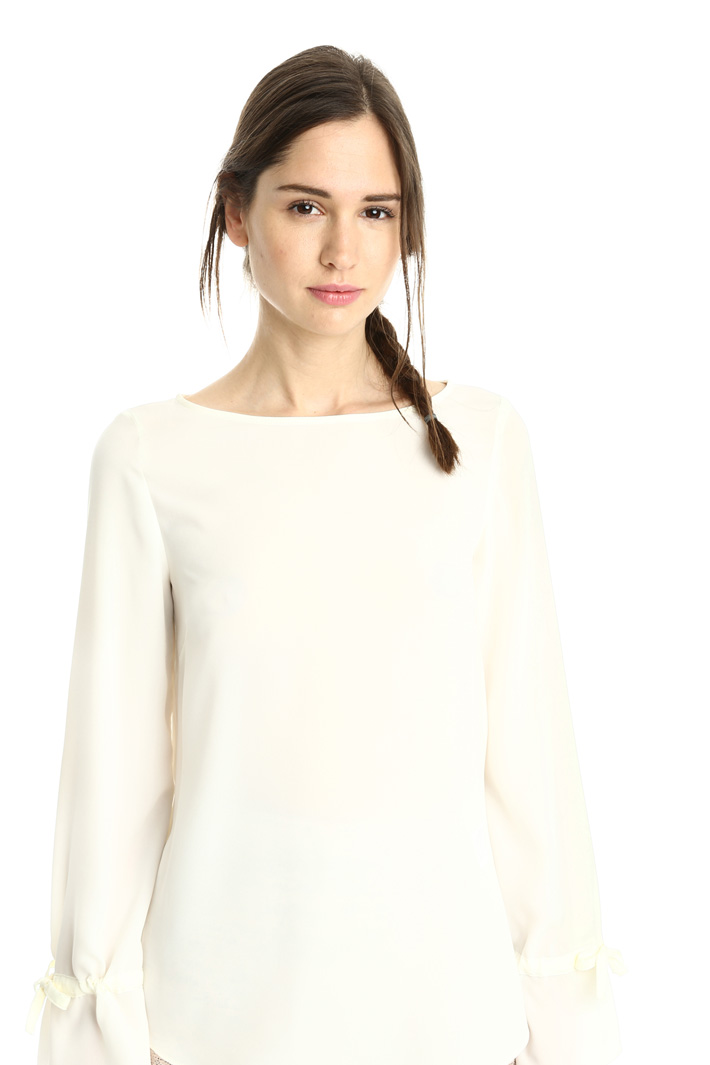 Blusa fluida in crepe Diffusione Tessile Blusa fluida in crepe Diffusione Tessile
