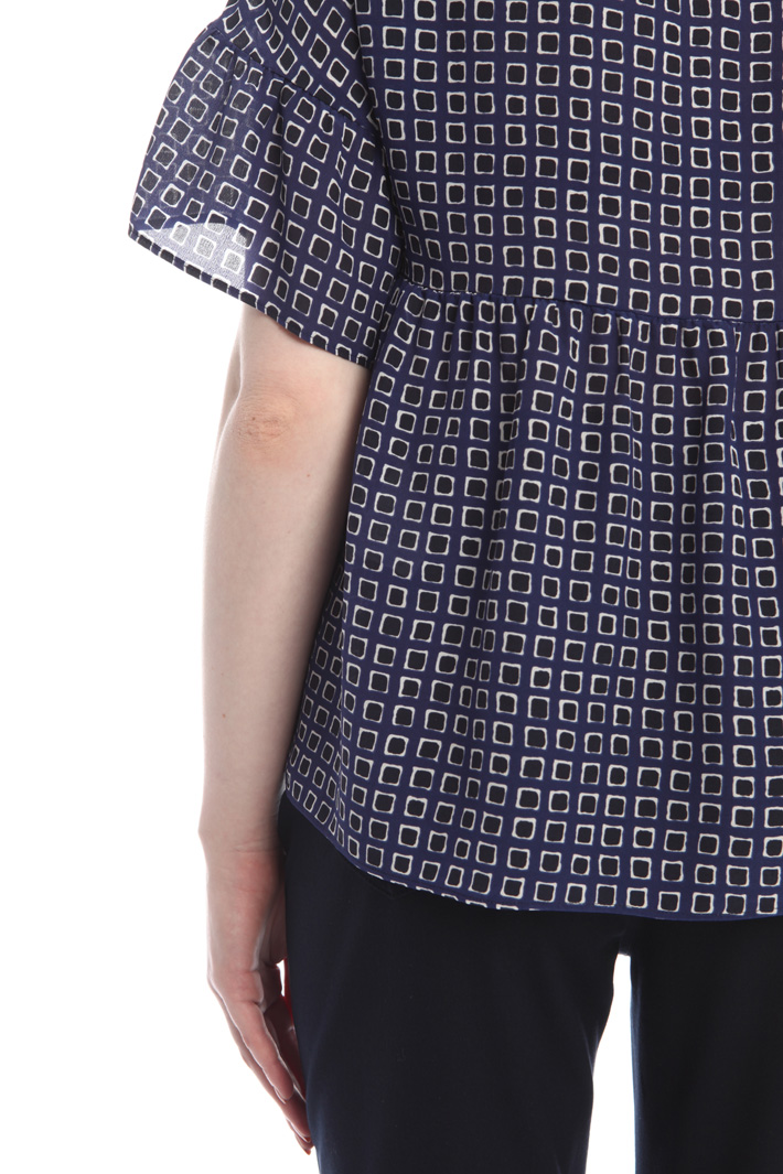 Blusa con stampa fantasia Diffusione Tessile Blusa con stampa fantasia Diffusione Tessile
