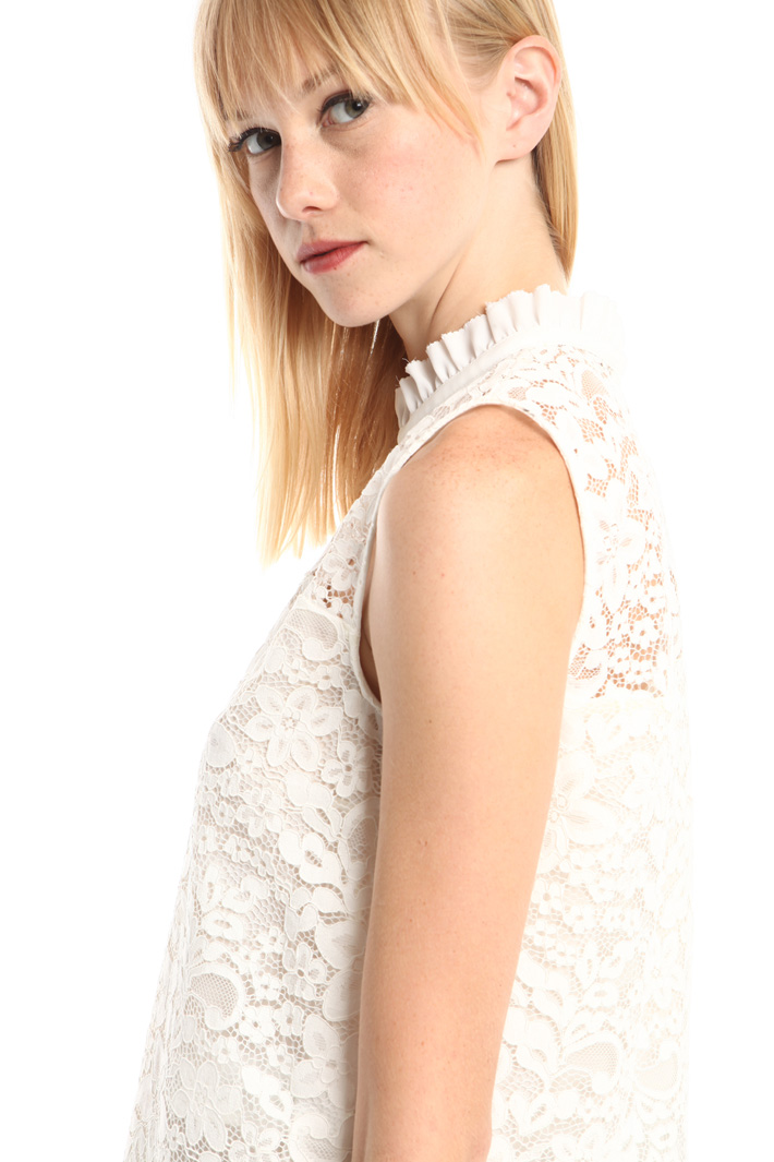 Top smanicato in pizzo Diffusione Tessile Top smanicato in pizzo Diffusione Tessile