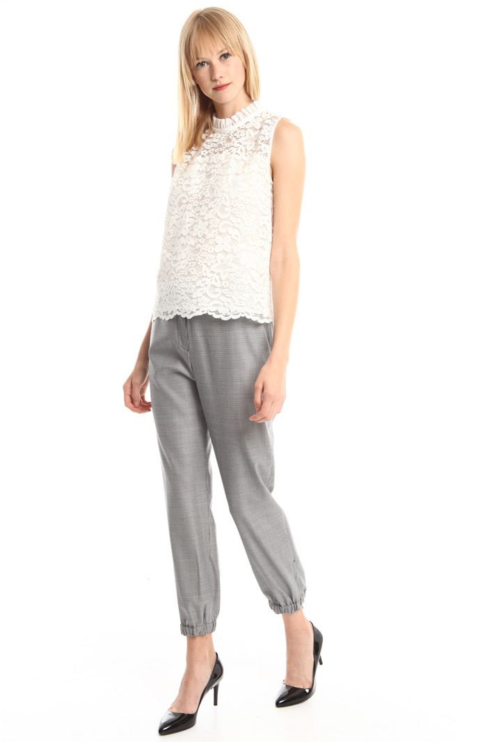 Top smanicato in pizzo Diffusione Tessile Top smanicato in pizzo Diffusione Tessile