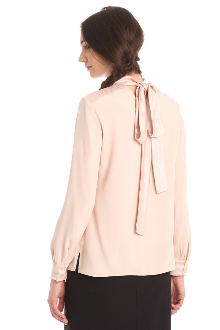 Blusa in crepe enver satin Diffusione Tessile Blusa in crepe enver satin Diffusione Tessile