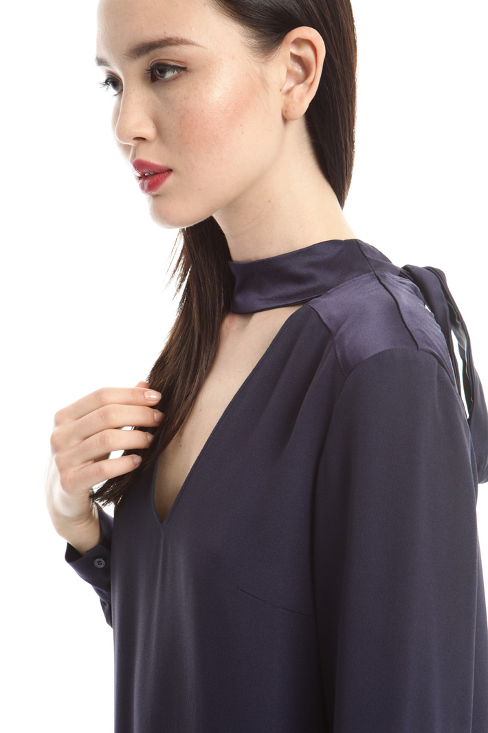 Blusa in crepe enver satin Diffusione Tessile Blusa in crepe enver satin Diffusione Tessile