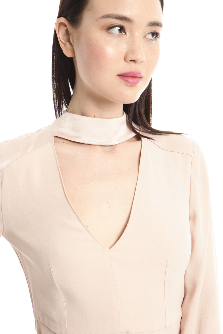 Abito in crepe enver satin Diffusione Tessile Abito in crepe enver satin Diffusione Tessile