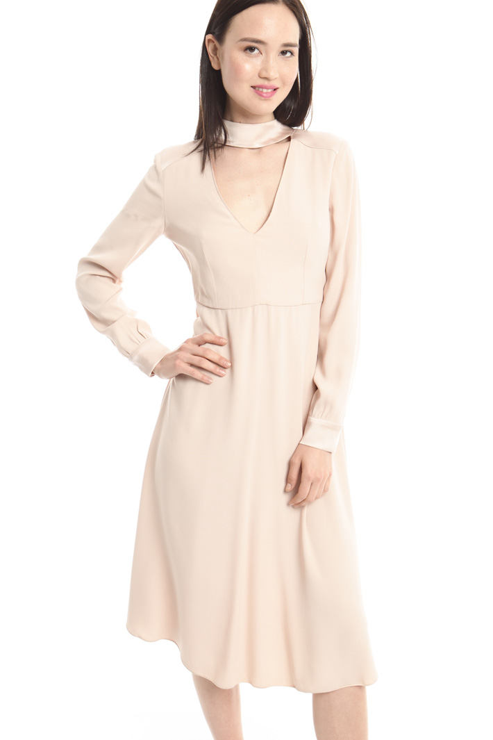 Abito in crepe enver satin Diffusione Tessile Abito in crepe enver satin Diffusione Tessile