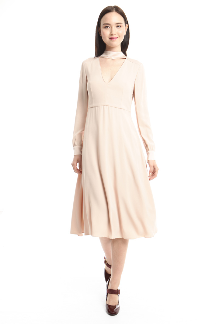 Abito in crepe enver satin Diffusione Tessile Abito in crepe enver satin Diffusione Tessile