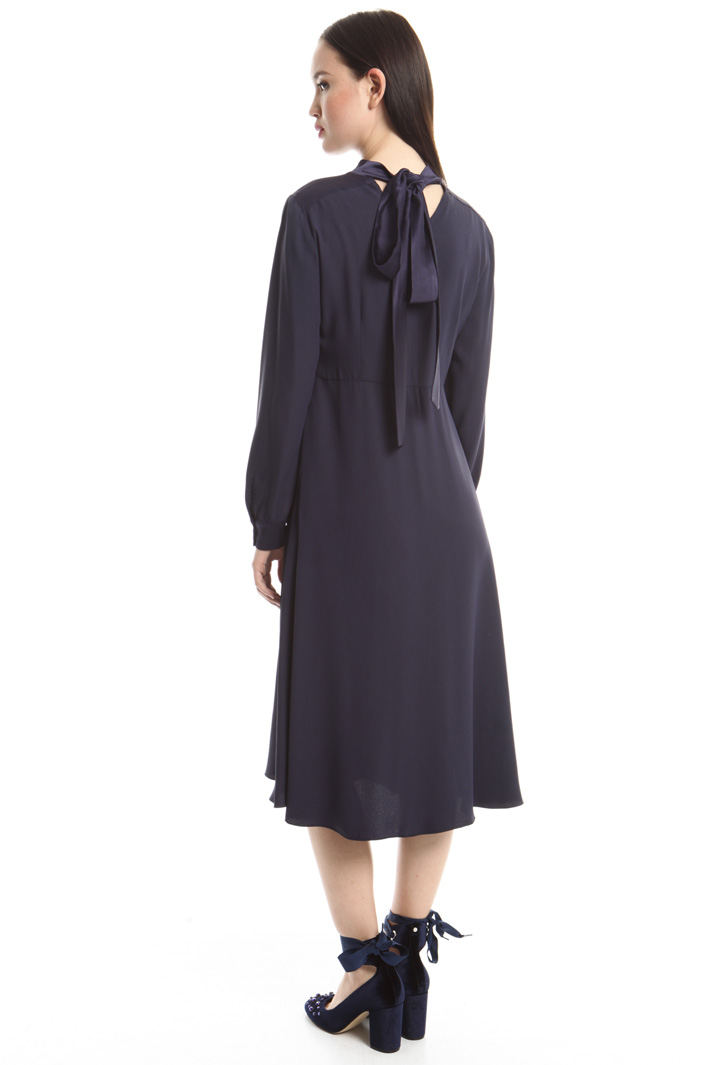 Abito in crepe enver satin Diffusione Tessile Abito in crepe enver satin Diffusione Tessile