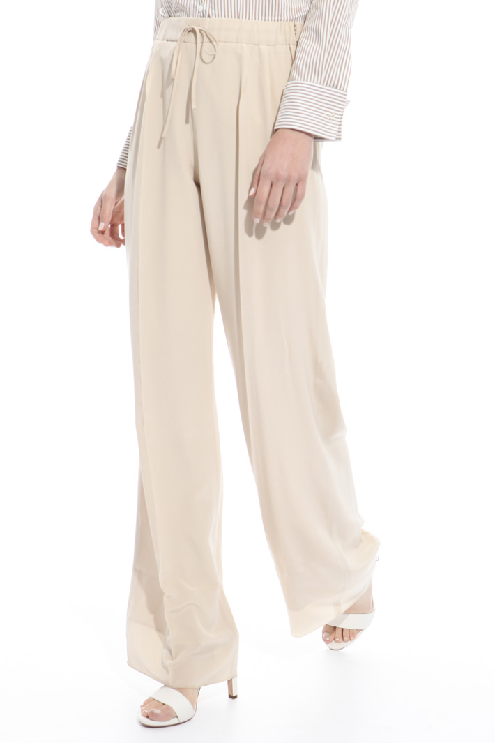 Fluid trousers in pure silk Diffusione Tessile Fluid trousers in pure silk Diffusione Tessile