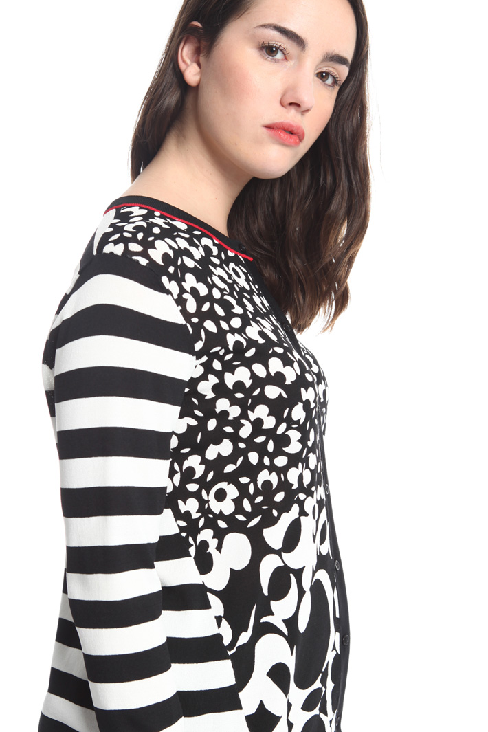 Stretch viscose cardigan Intrend Stretch viscose cardigan Intrend
