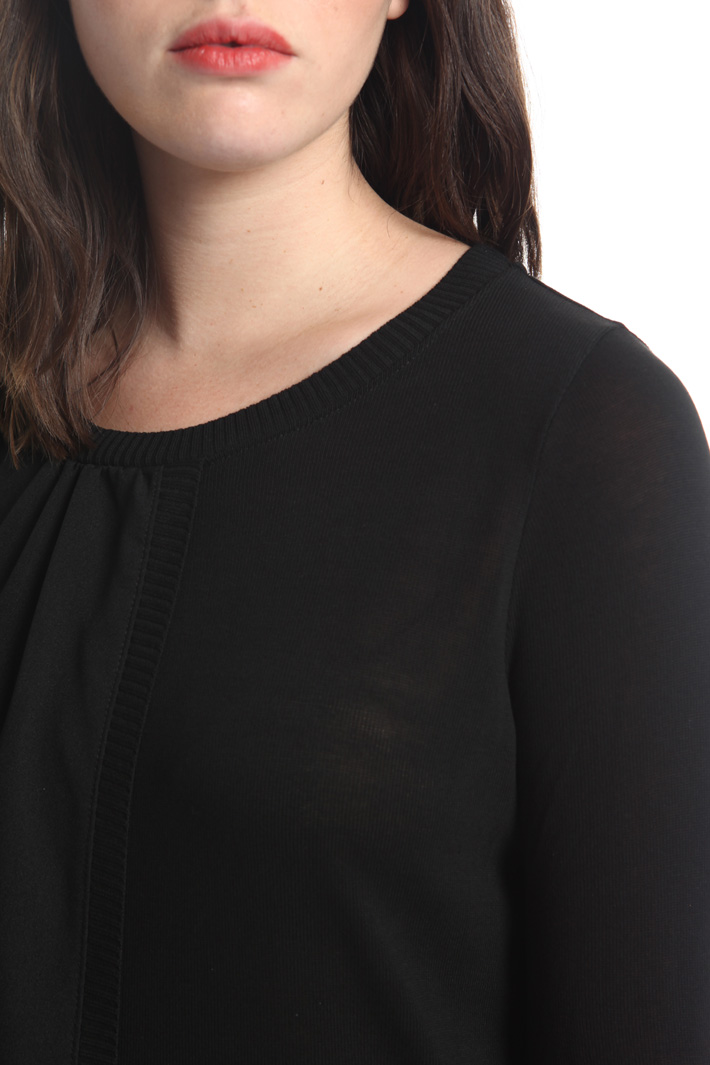 Maglia in viscosa fluida Intrend Maglia in viscosa fluida Intrend