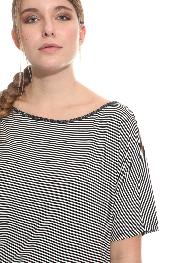 T-shirt con arricciatura Intrend T-shirt con arricciatura Intrend