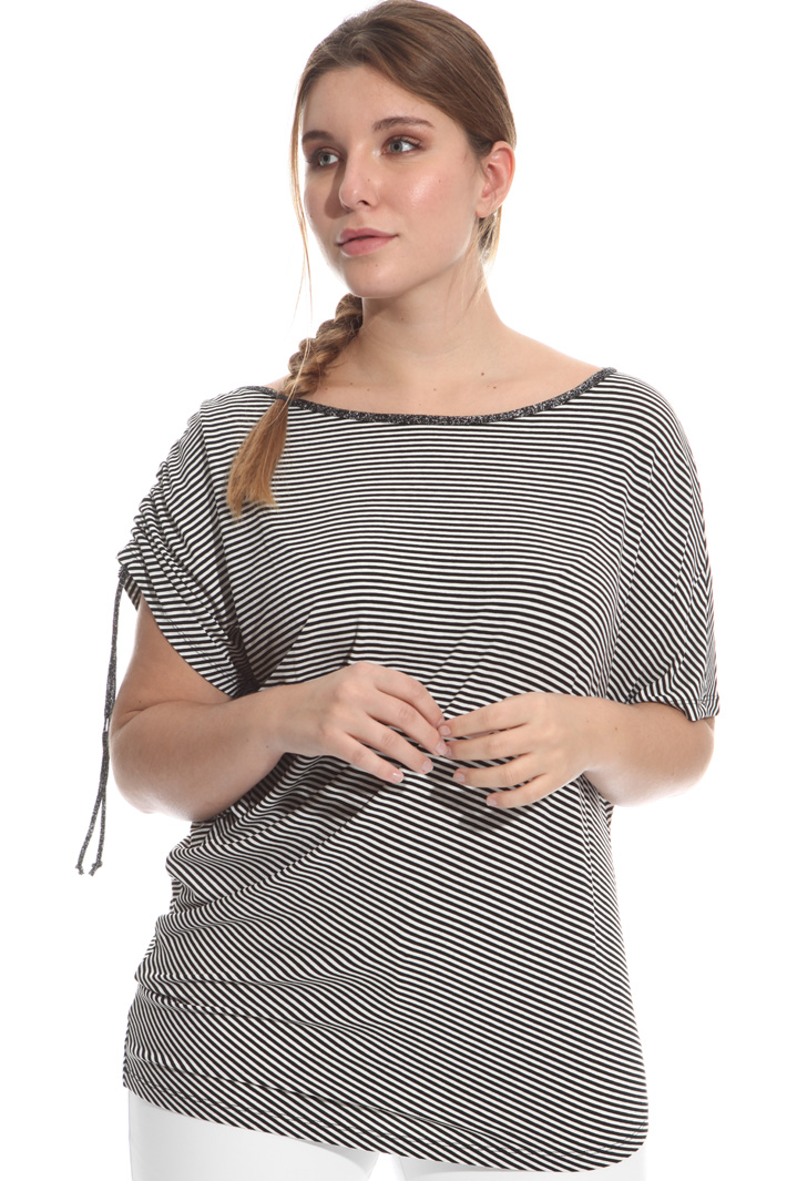 T-shirt con arricciatura Intrend T-shirt con arricciatura Intrend