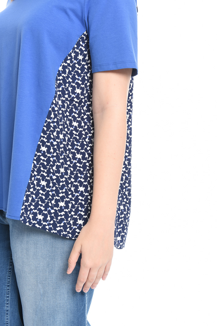 T-shirt con inserto crepe Intrend T-shirt con inserto crepe Intrend