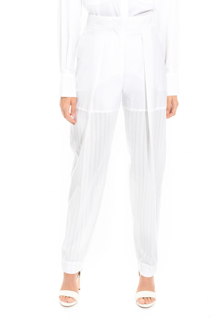 Trousers with jacquard leg
Intrend Trousers with jacquard leg
Intrend