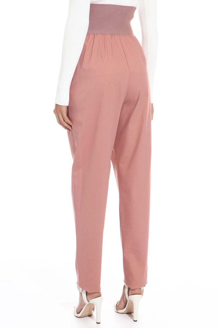 Trousers with elastic band
Intrend Trousers with elastic band
Intrend