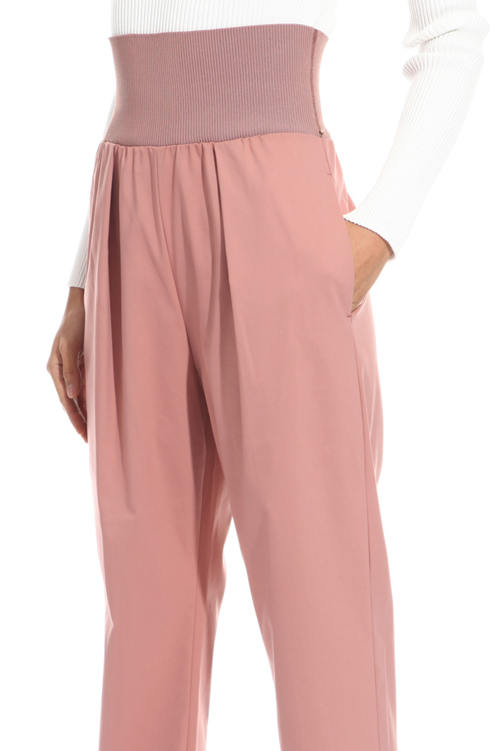 Trousers with elastic band
Intrend Trousers with elastic band
Intrend