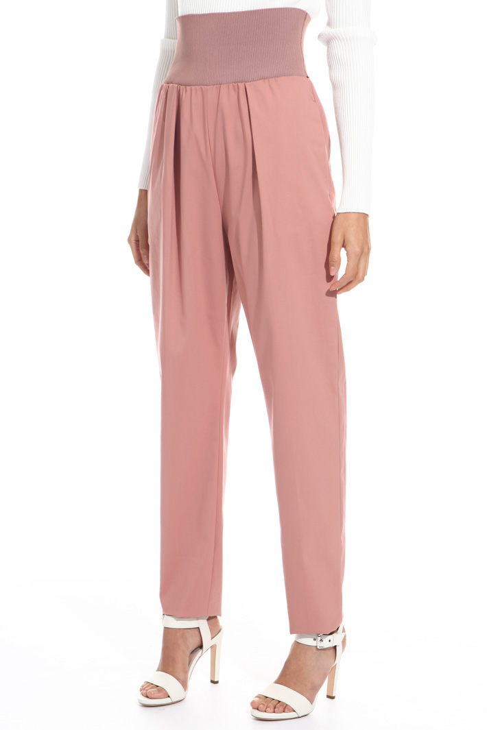Trousers with elastic band
Intrend Trousers with elastic band
Intrend