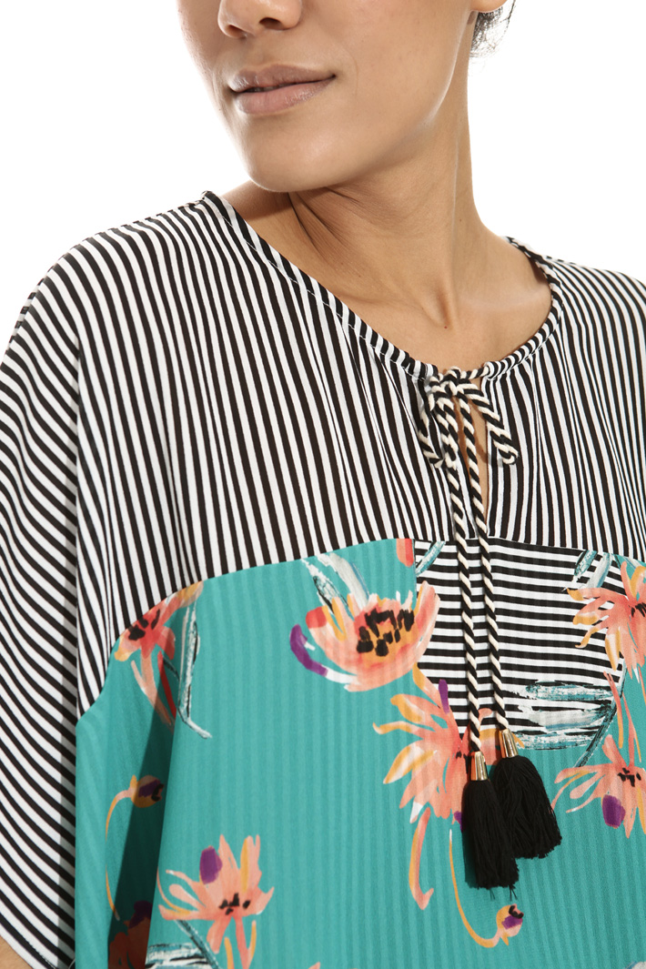 Oversized tunic in crepe fabric Intrend Oversized tunic in crepe fabric Intrend