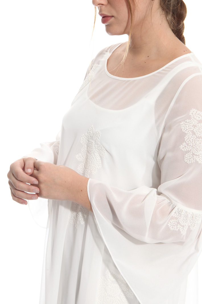 Blusa in georgette con ricami Intrend Blusa in georgette con ricami Intrend