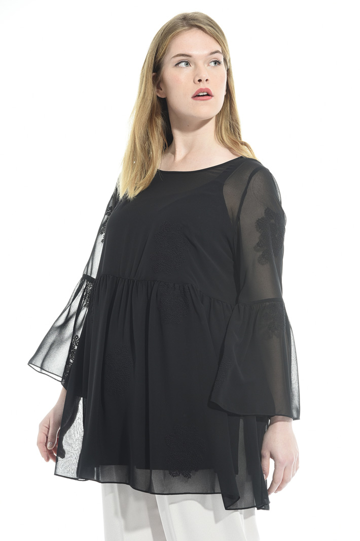 Blusa in georgette con ricami Intrend Blusa in georgette con ricami Intrend