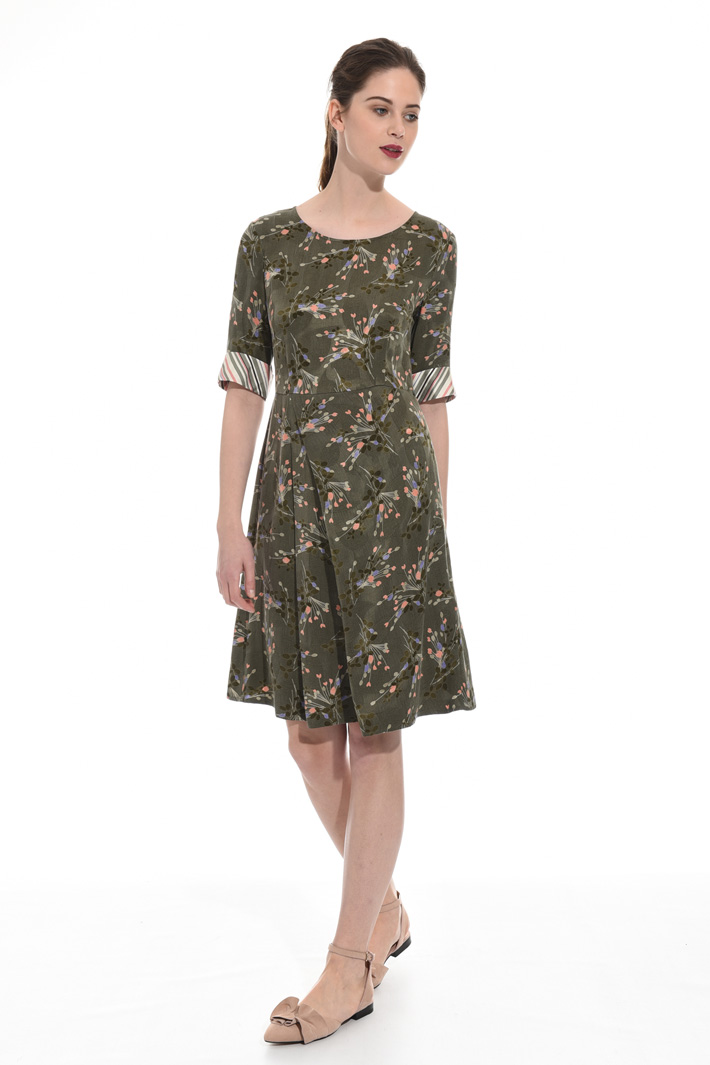 Dress in fluid jacquard fabric Intrend Dress in fluid jacquard fabric Intrend