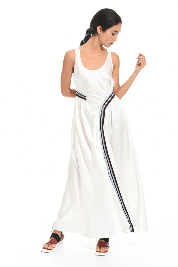 Dress with elastic inserts Intrend Dress with elastic inserts Intrend