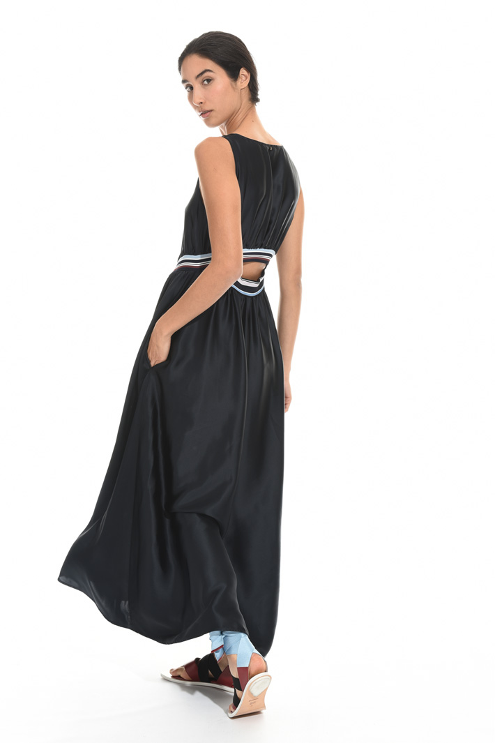 Dress with elastic inserts Intrend Dress with elastic inserts Intrend