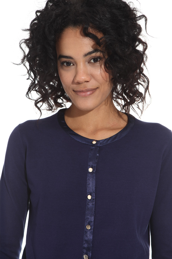 Satin trim shrug Intrend Satin trim shrug Intrend