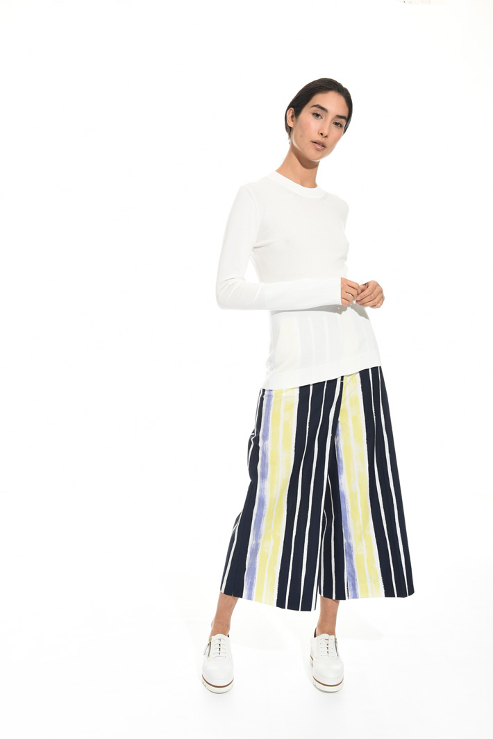 Matte viscose sweater Intrend Matte viscose sweater Intrend