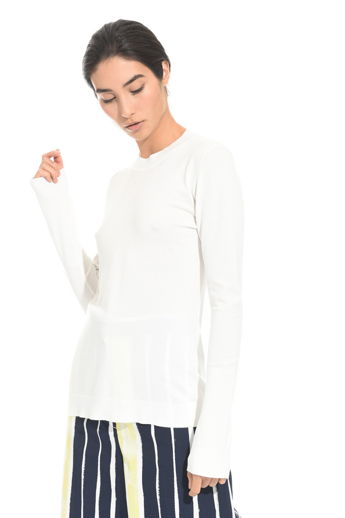 Matte viscose sweater Intrend Matte viscose sweater Intrend