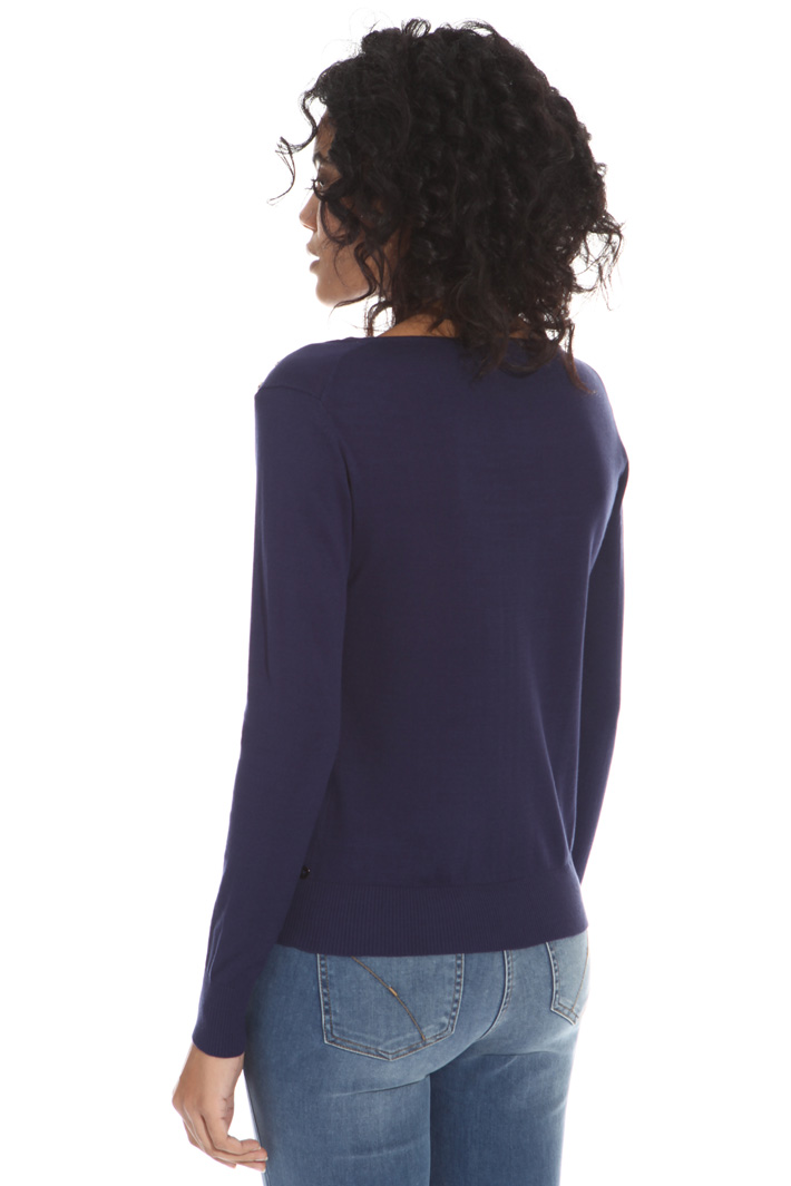Decorative button sweater Intrend Decorative button sweater Intrend