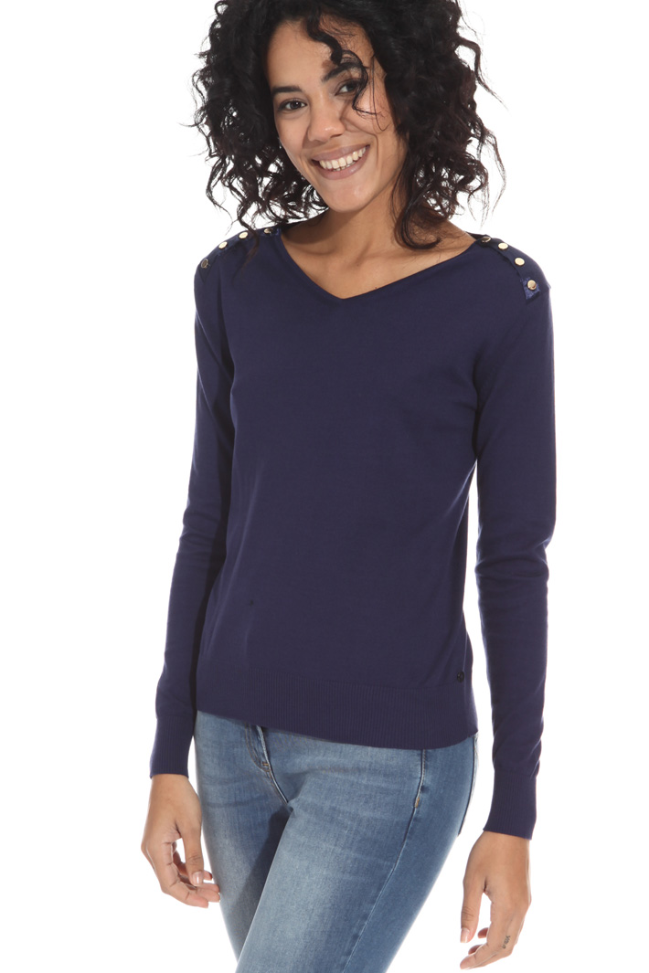 Decorative button sweater Intrend Decorative button sweater Intrend