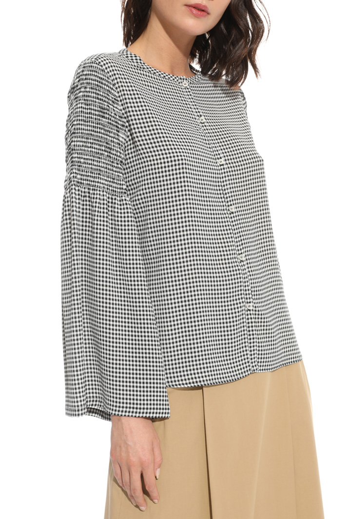 Flared sleeve blouse Intrend Flared sleeve blouse Intrend