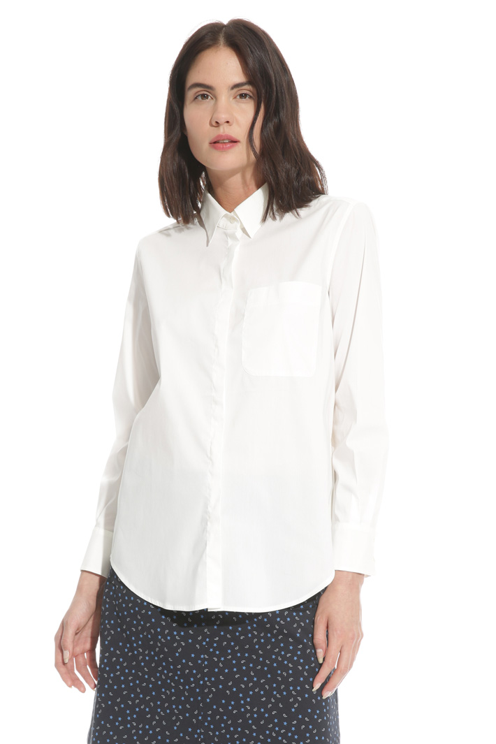 Crepe and poplin shirt
Intrend Crepe and poplin shirt
Intrend