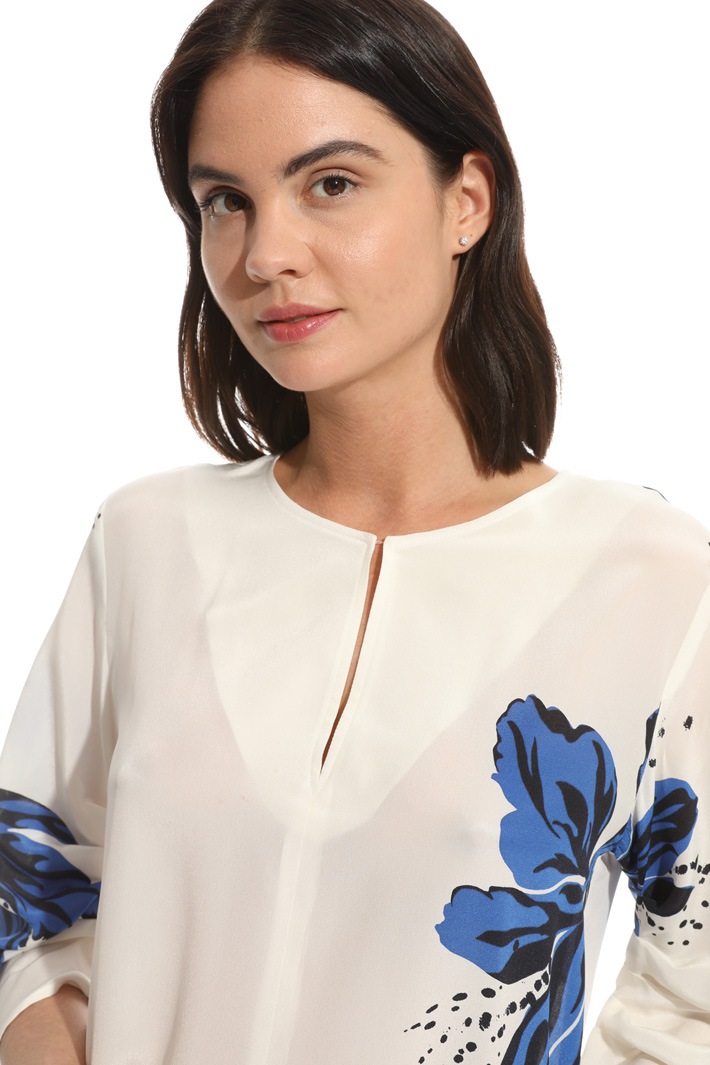 Blusa in crepe stampata Intrend Blusa in crepe stampata Intrend