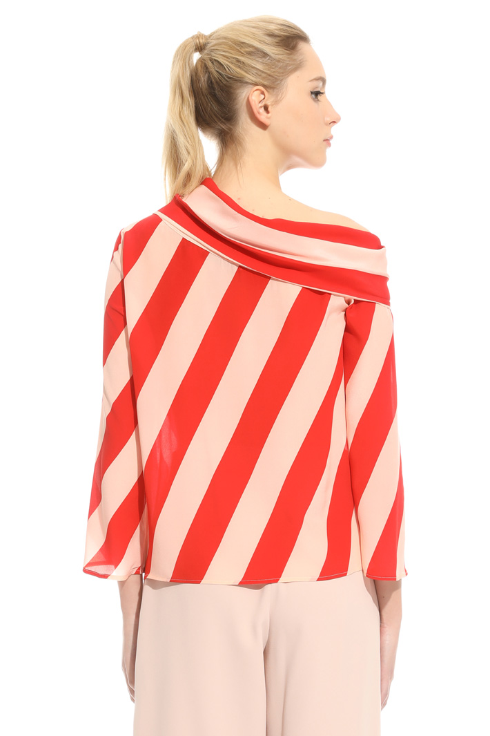 Top with ring collar
Intrend Top with ring collar
Intrend