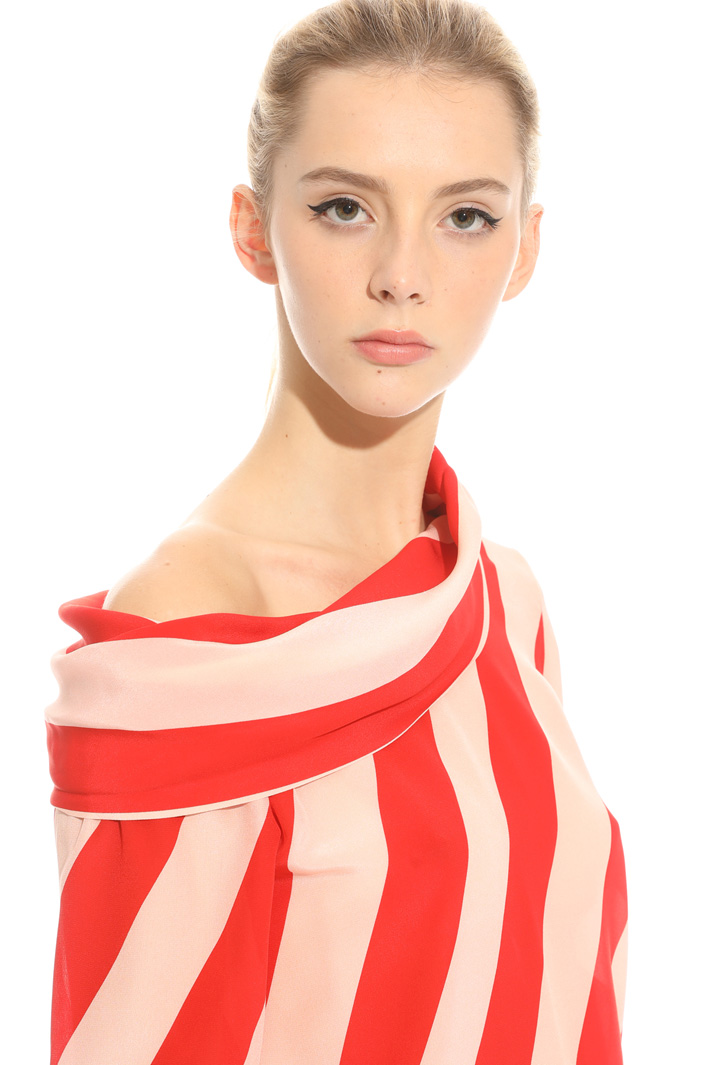Top with ring collar
Intrend Top with ring collar
Intrend