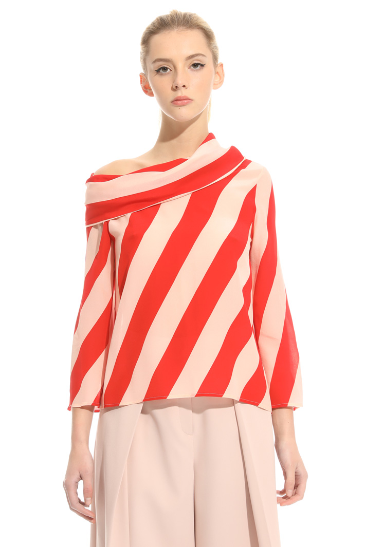 Top with ring collar
Intrend Top with ring collar
Intrend