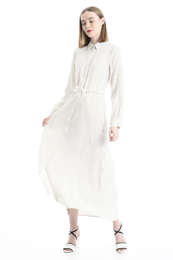 Fluid chemisier dress
Intrend Fluid chemisier dress
Intrend