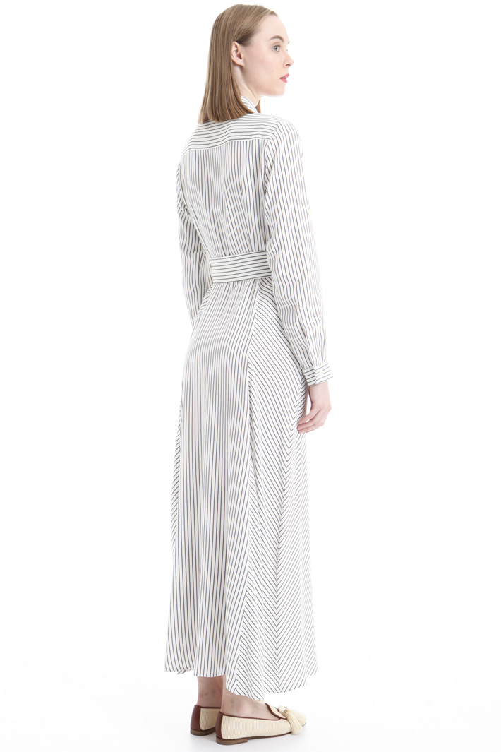 Fluid chemisier dress
Intrend Fluid chemisier dress
Intrend