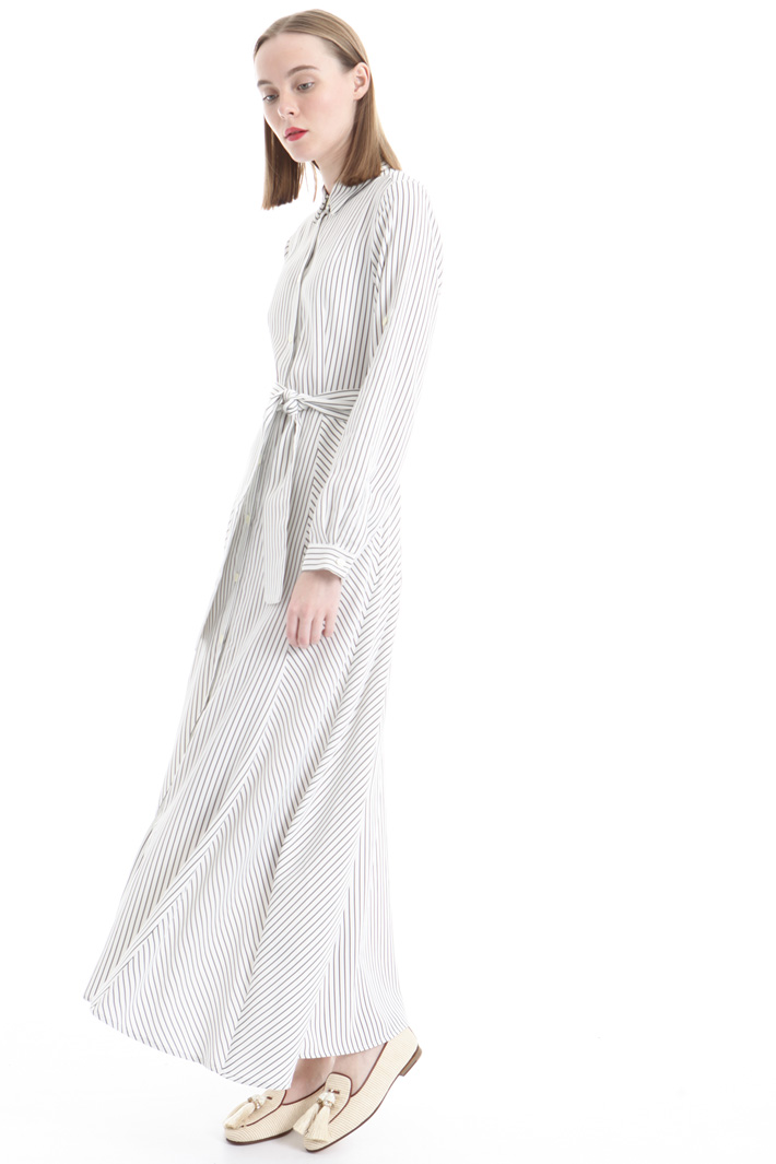 Fluid chemisier dress
Intrend Fluid chemisier dress
Intrend