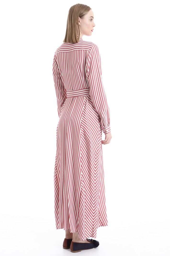 Fluid chemisier dress
Intrend Fluid chemisier dress
Intrend