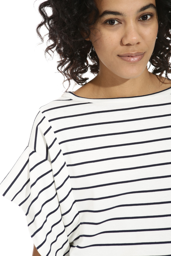 T-shirt in jersey pesante Intrend T-shirt in jersey pesante Intrend
