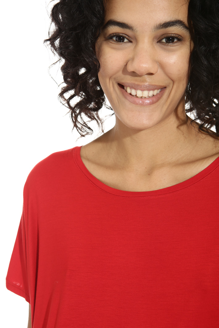 T-shirt svasata in viscosa Intrend T-shirt svasata in viscosa Intrend